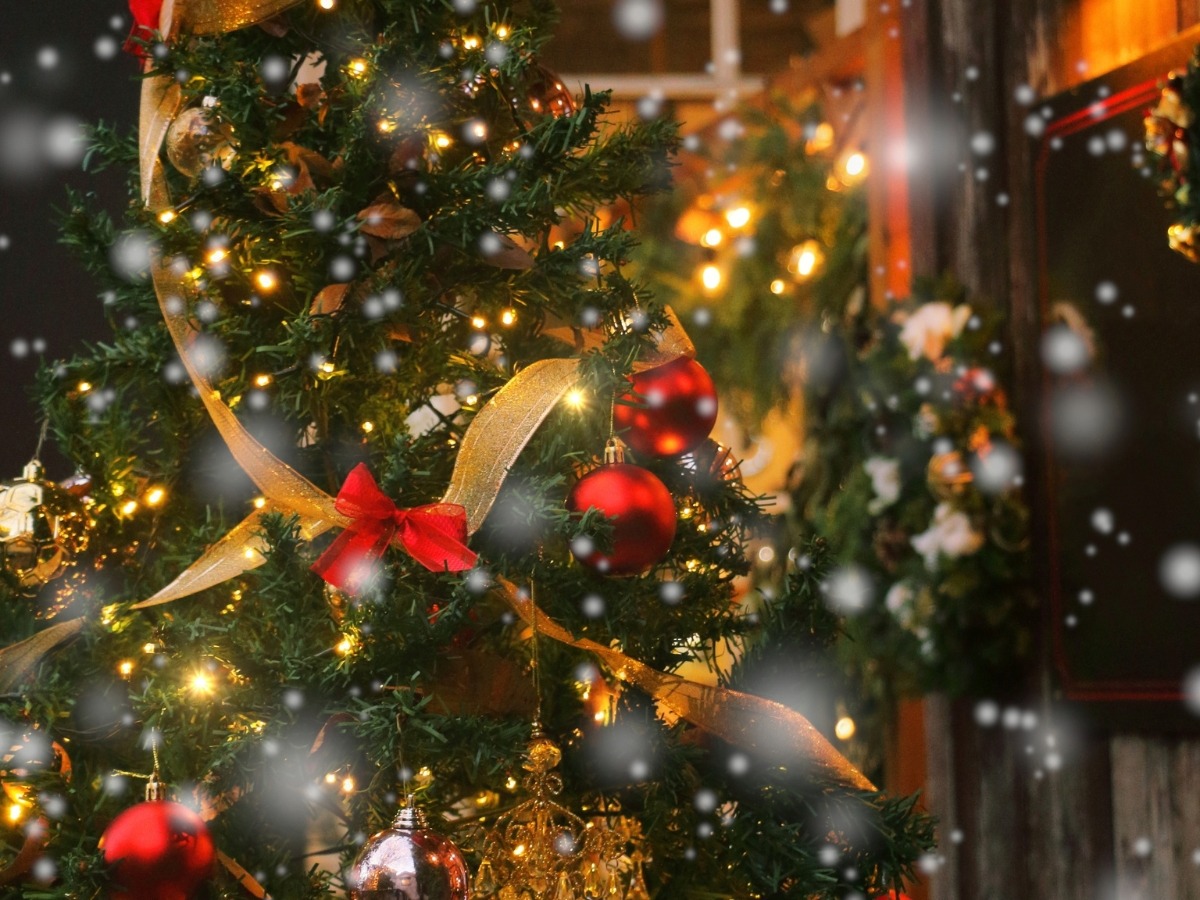 富良野のリゾートホテル「エーデルヴェルメ」館内のクリスマス装飾イメージ